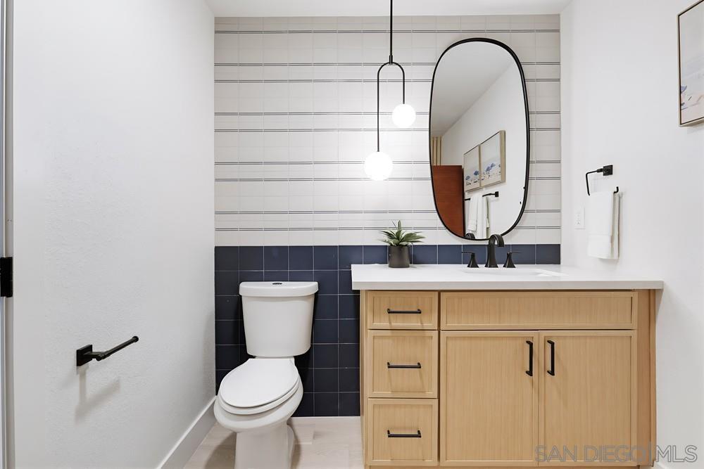 Detail Gallery Image 16 of 44 For 2003  Caminito Circulo Norte, La Jolla,  CA 92037 - 3 Beds | 2/1 Baths