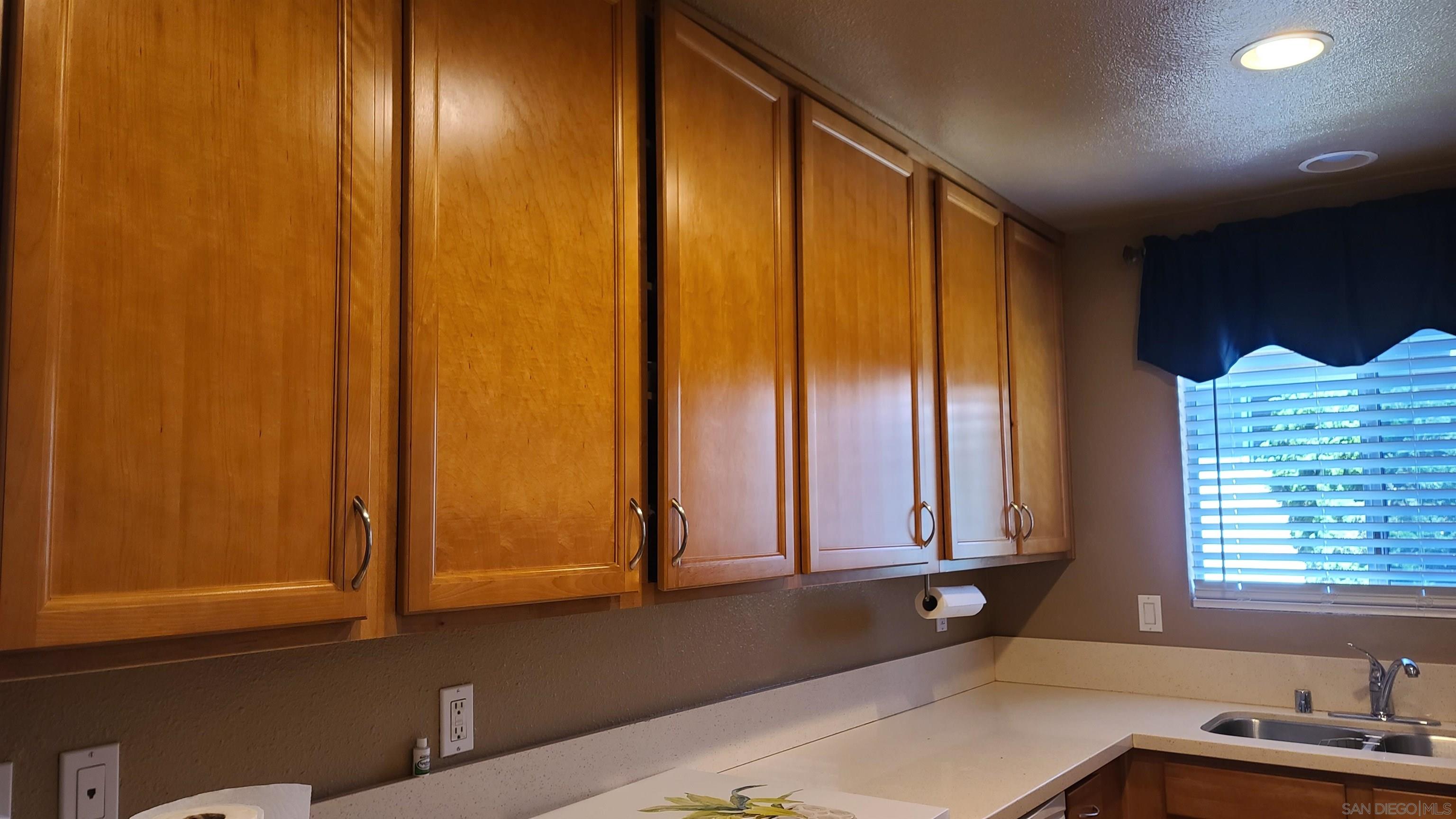 Detail Gallery Image 4 of 10 For 7831  Camino Noguera, San Diego,  CA 92122 - 2 Beds | 1 Baths