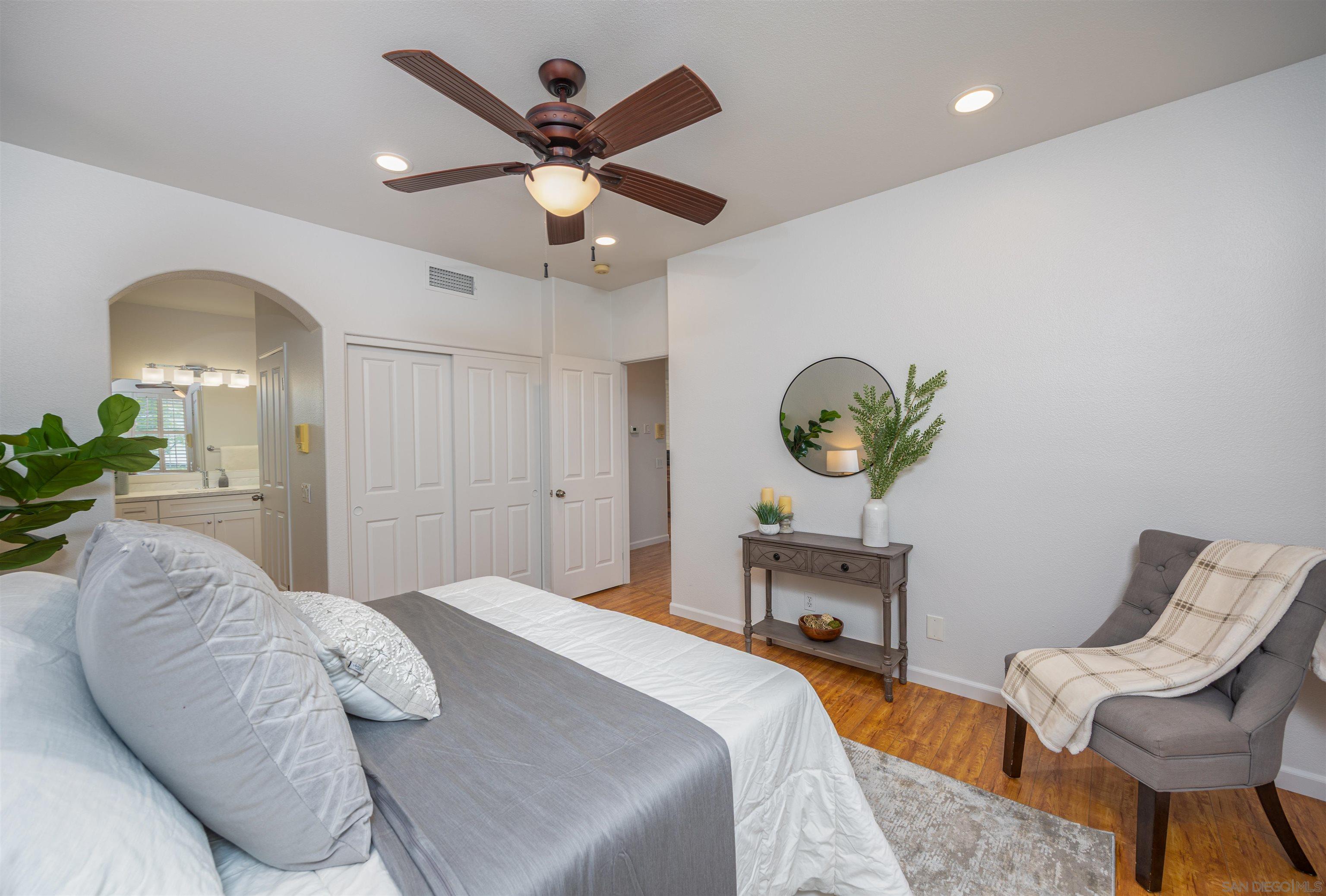 Detail Gallery Image 18 of 28 For 12003  World Trade Dr  #1,  San Diego,  CA 92128 - 2 Beds | 2 Baths