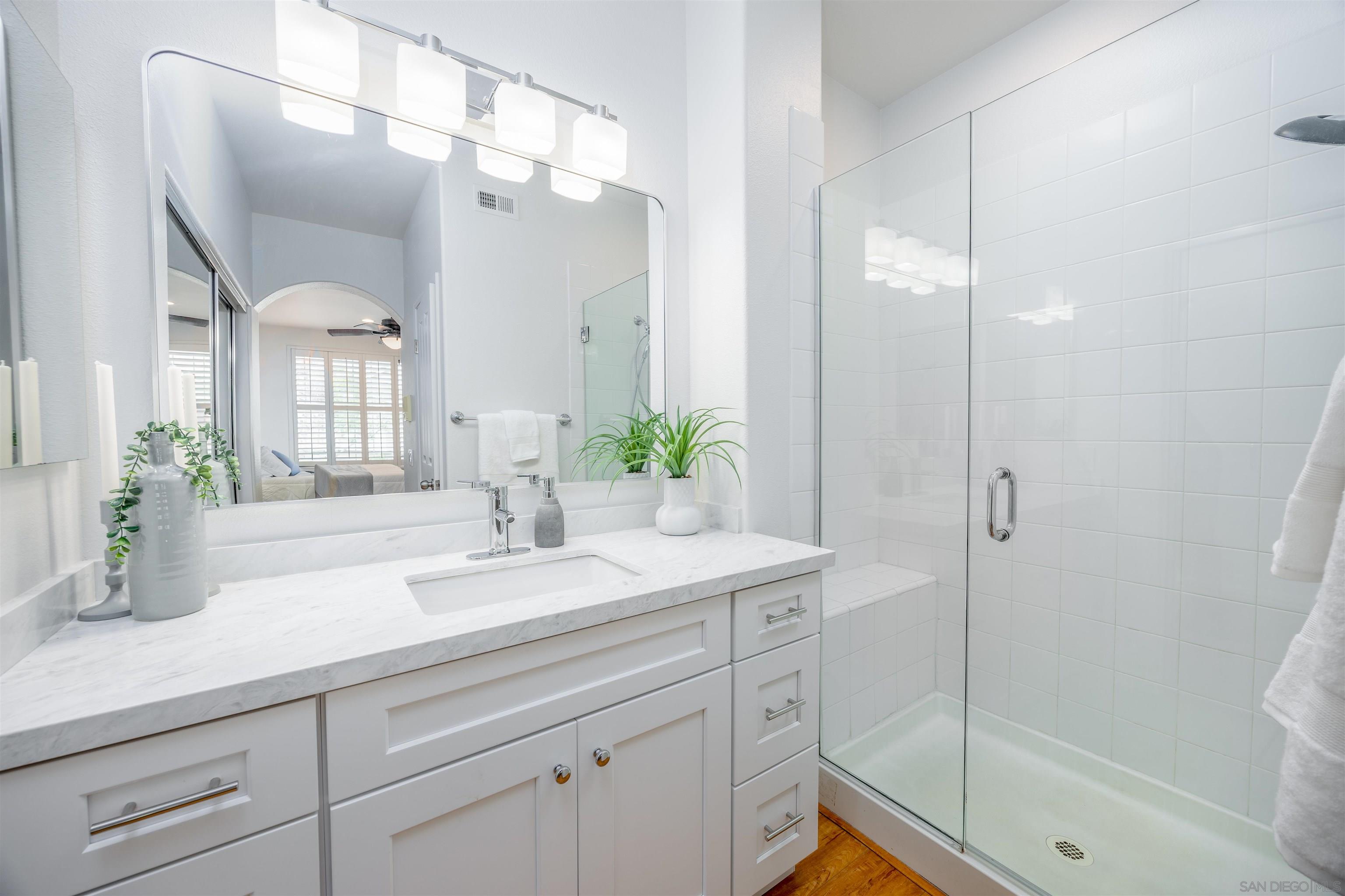 Detail Gallery Image 19 of 28 For 12003  World Trade Dr  #1,  San Diego,  CA 92128 - 2 Beds | 2 Baths