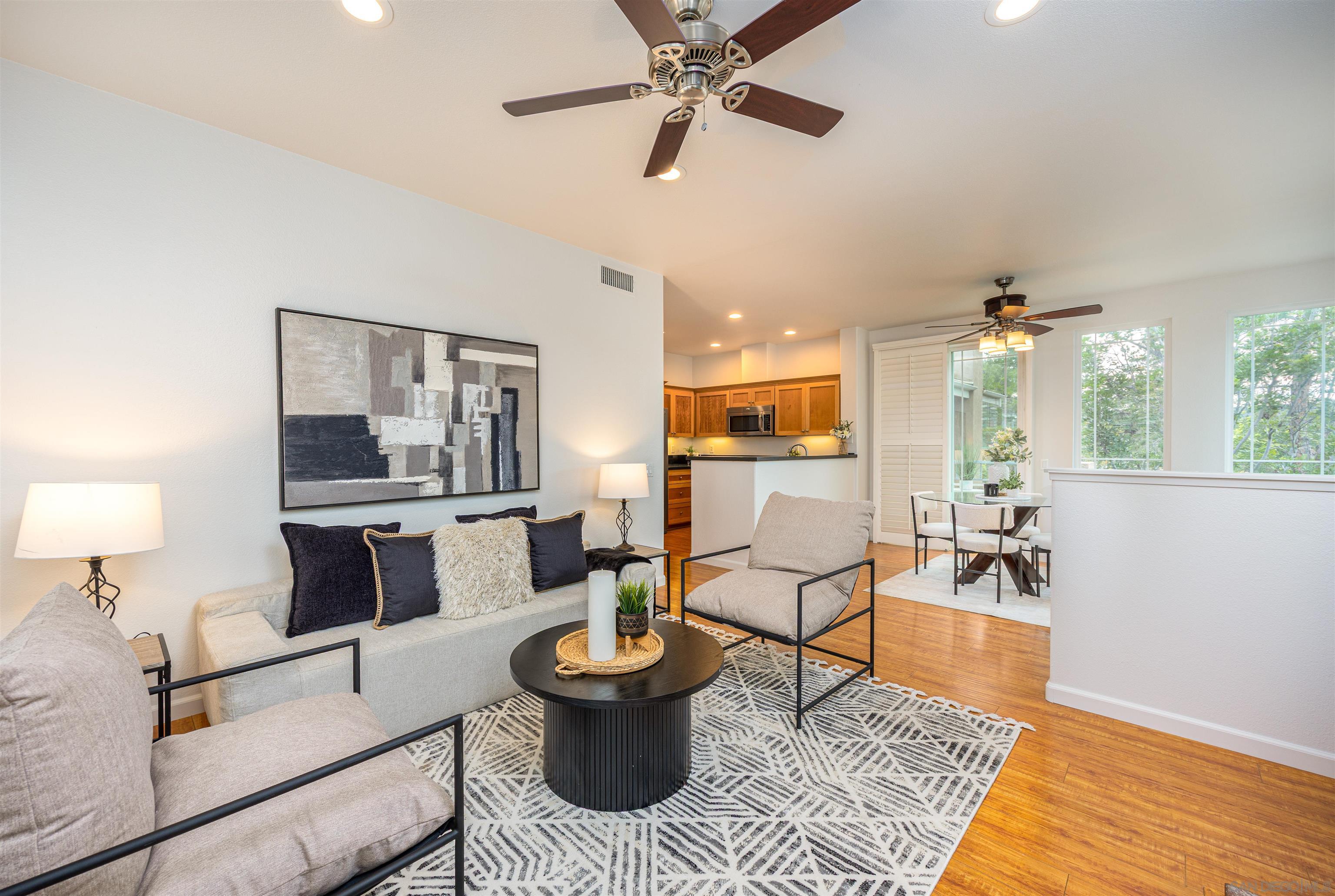 Detail Gallery Image 5 of 28 For 12003  World Trade Dr  #1,  San Diego,  CA 92128 - 2 Beds | 2 Baths