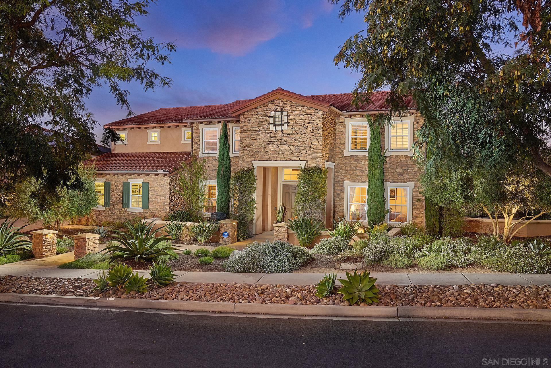 Detail Gallery Image 2 of 45 For 15792  via Santa Pradera, San Diego,  CA 92131 - 6 Beds | 5/1 Baths