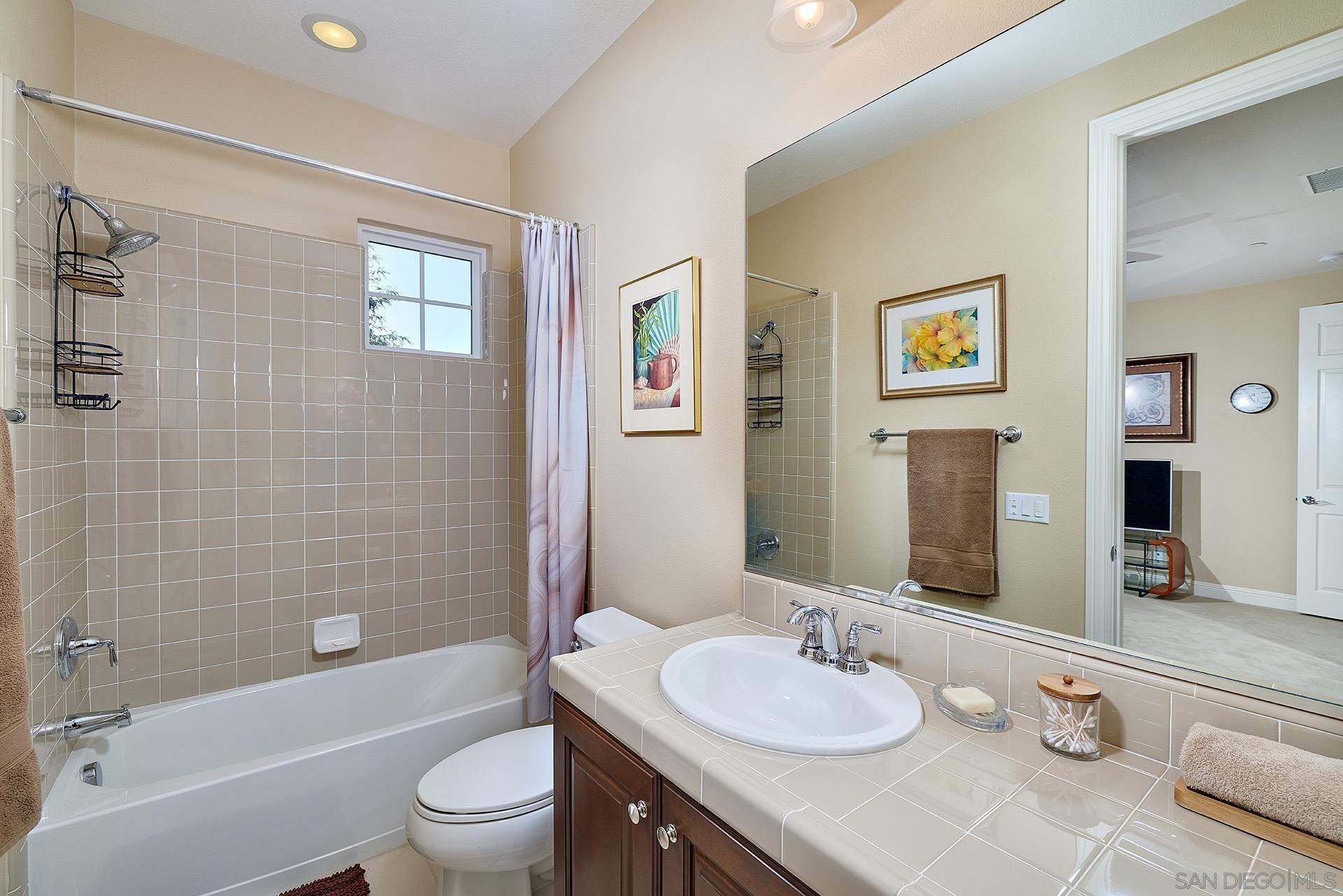 Detail Gallery Image 30 of 45 For 15792  via Santa Pradera, San Diego,  CA 92131 - 6 Beds | 5/1 Baths