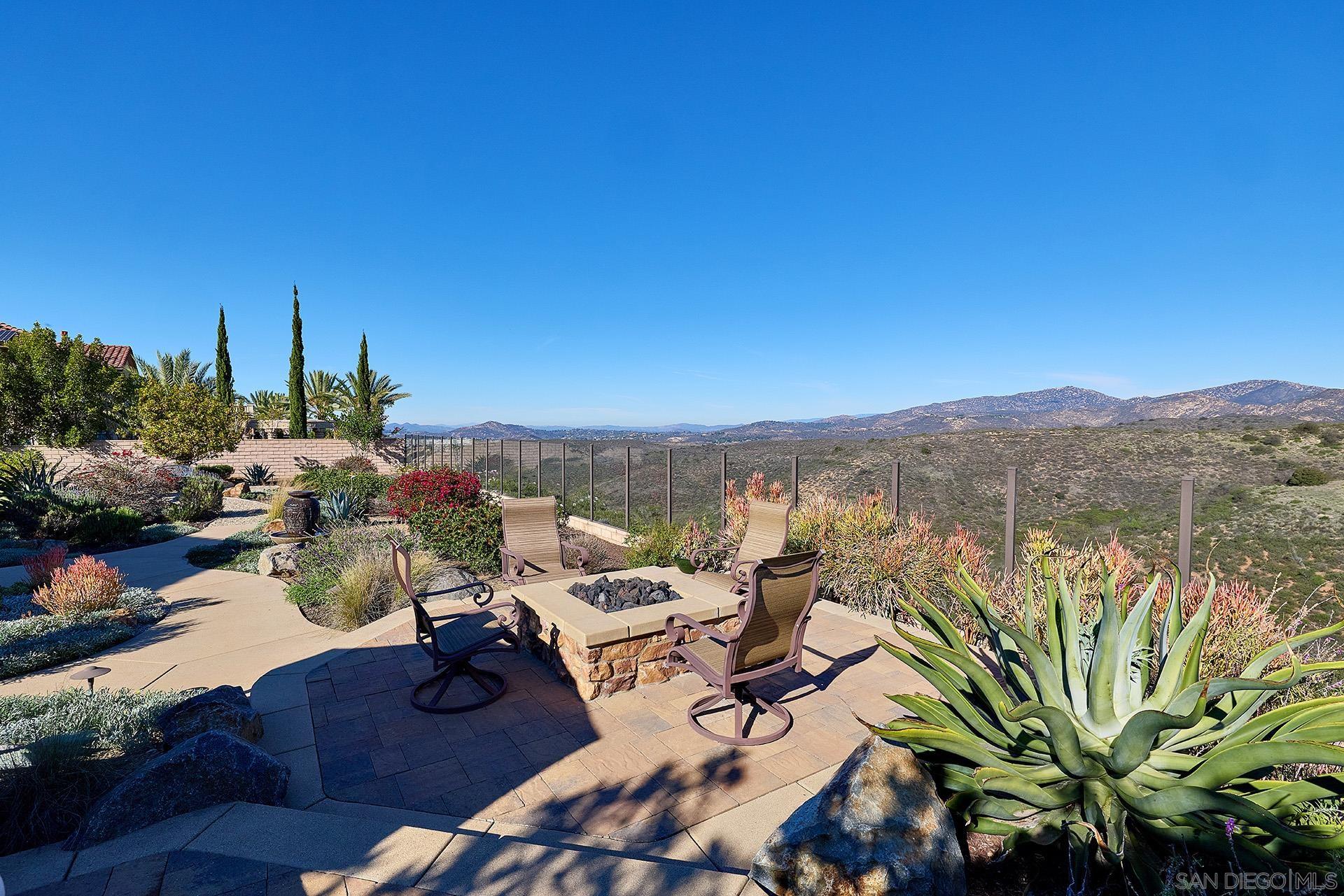 Detail Gallery Image 34 of 45 For 15792  via Santa Pradera, San Diego,  CA 92131 - 6 Beds | 5/1 Baths