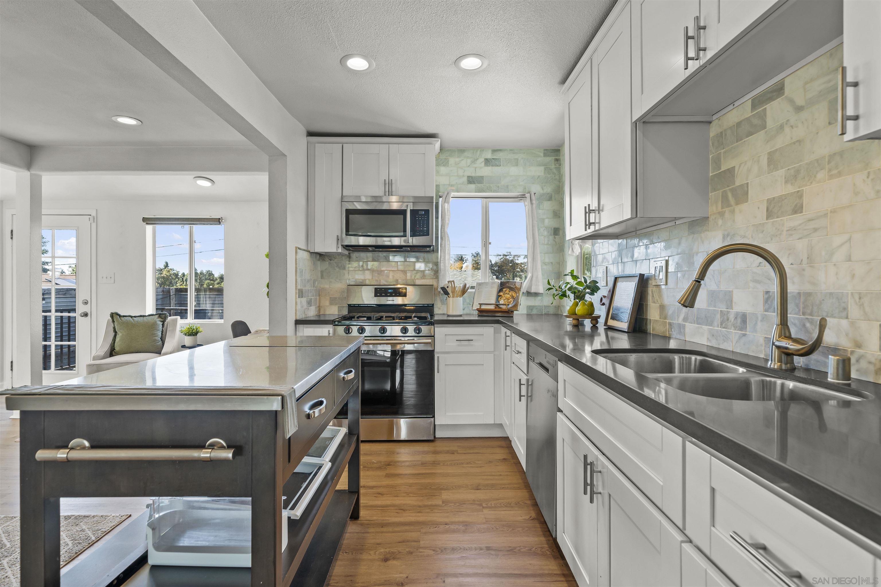 Front Image Thumbnail for SD2600454