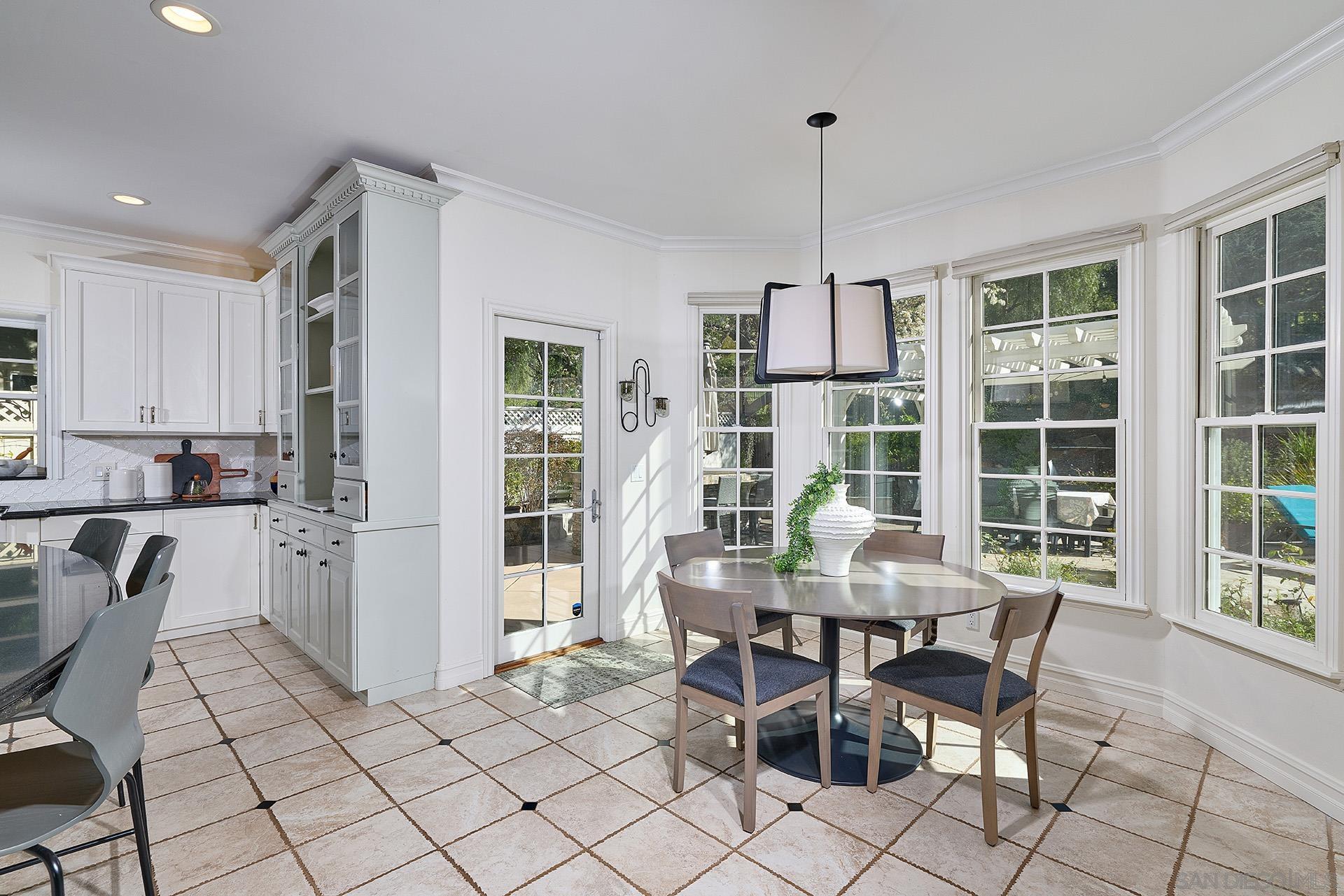 Detail Gallery Image 13 of 52 For 10154  Pinecastle St, San Diego,  CA 92131 - 4 Beds | 3/1 Baths