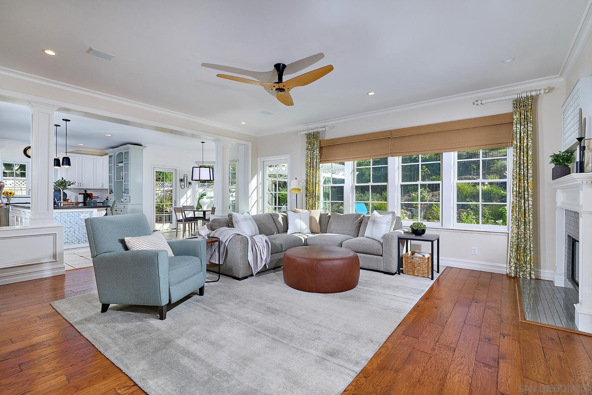 Detail Gallery Image 14 of 52 For 10154  Pinecastle St, San Diego,  CA 92131 - 4 Beds | 3/1 Baths