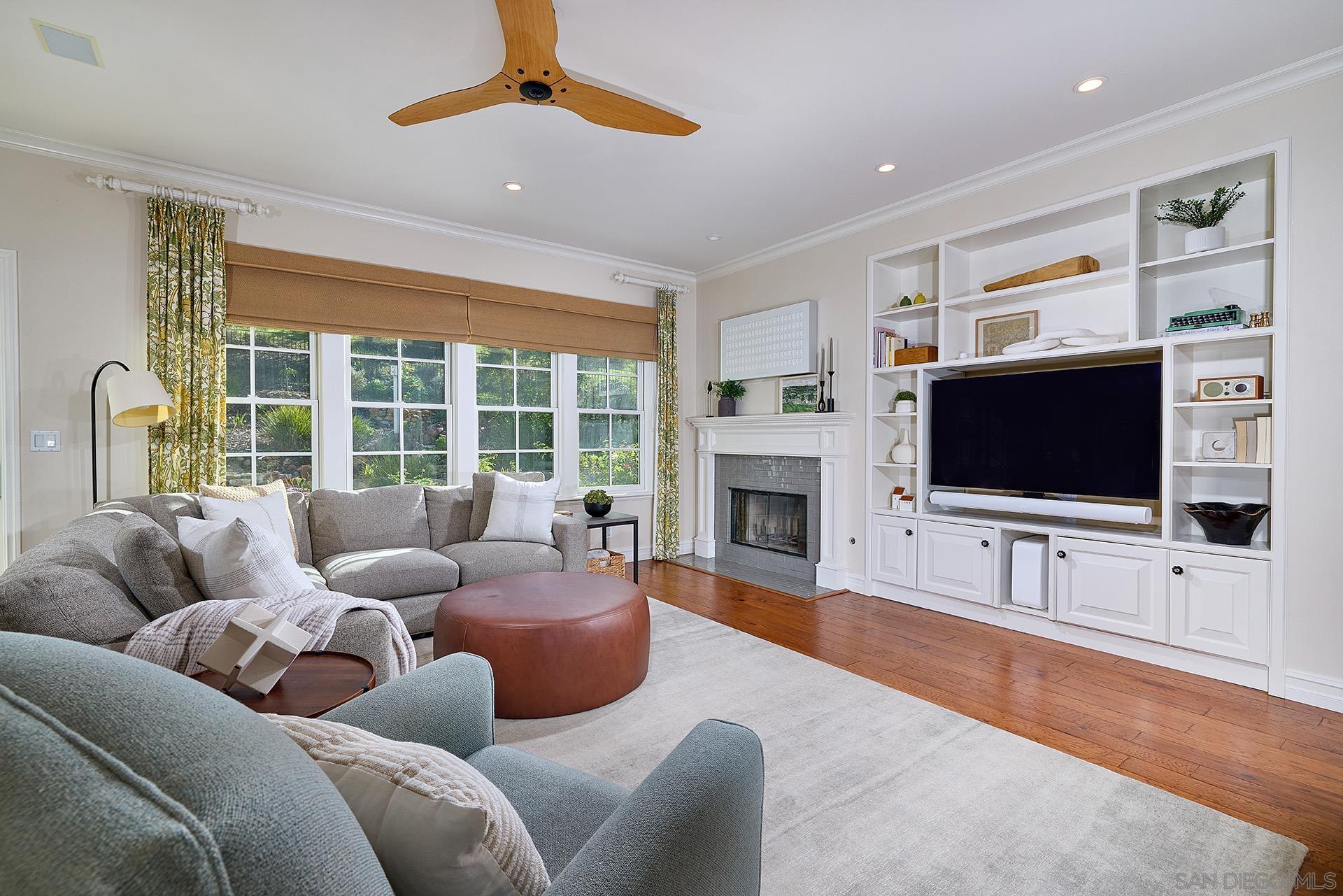 Detail Gallery Image 15 of 52 For 10154  Pinecastle St, San Diego,  CA 92131 - 4 Beds | 3/1 Baths