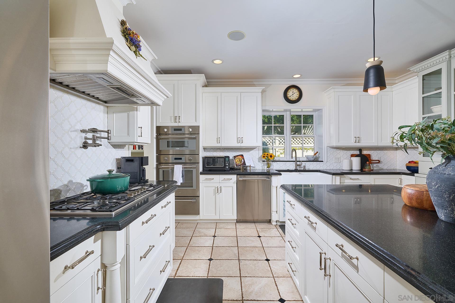 Detail Gallery Image 9 of 52 For 10154  Pinecastle St, San Diego,  CA 92131 - 4 Beds | 3/1 Baths