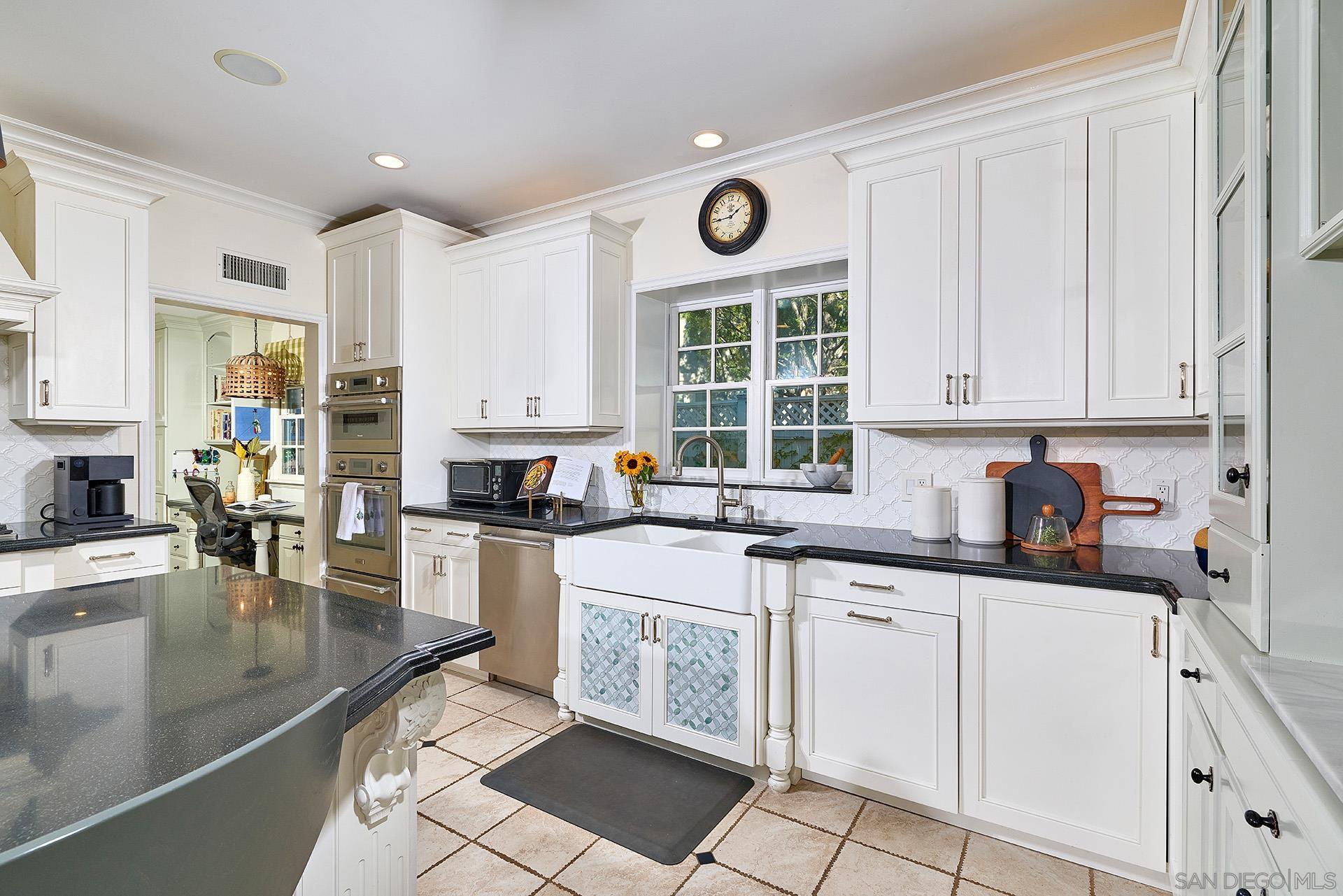 Detail Gallery Image 10 of 52 For 10154  Pinecastle St, San Diego,  CA 92131 - 4 Beds | 3/1 Baths