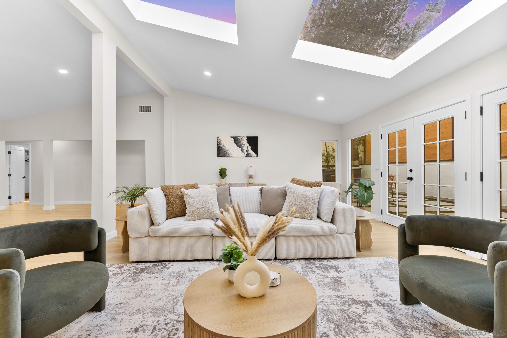 Front Image Thumbnail for SD2600462