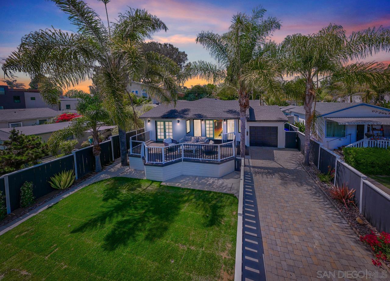 Detail Gallery Image 4 of 61 For 2128  Missouri St, San Diego,  CA 92109 - 4 Beds | 2 Baths