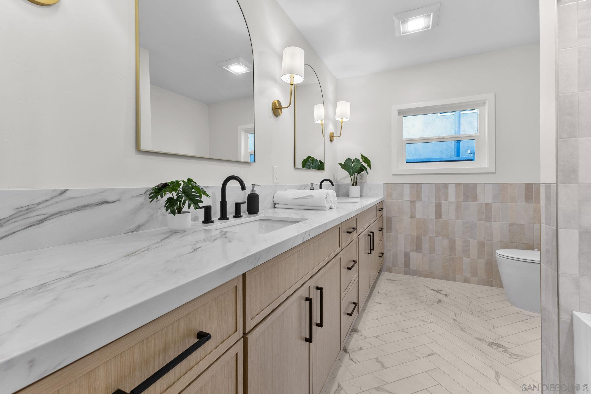 Detail Gallery Image 42 of 61 For 2128  Missouri St, San Diego,  CA 92109 - 4 Beds | 2 Baths