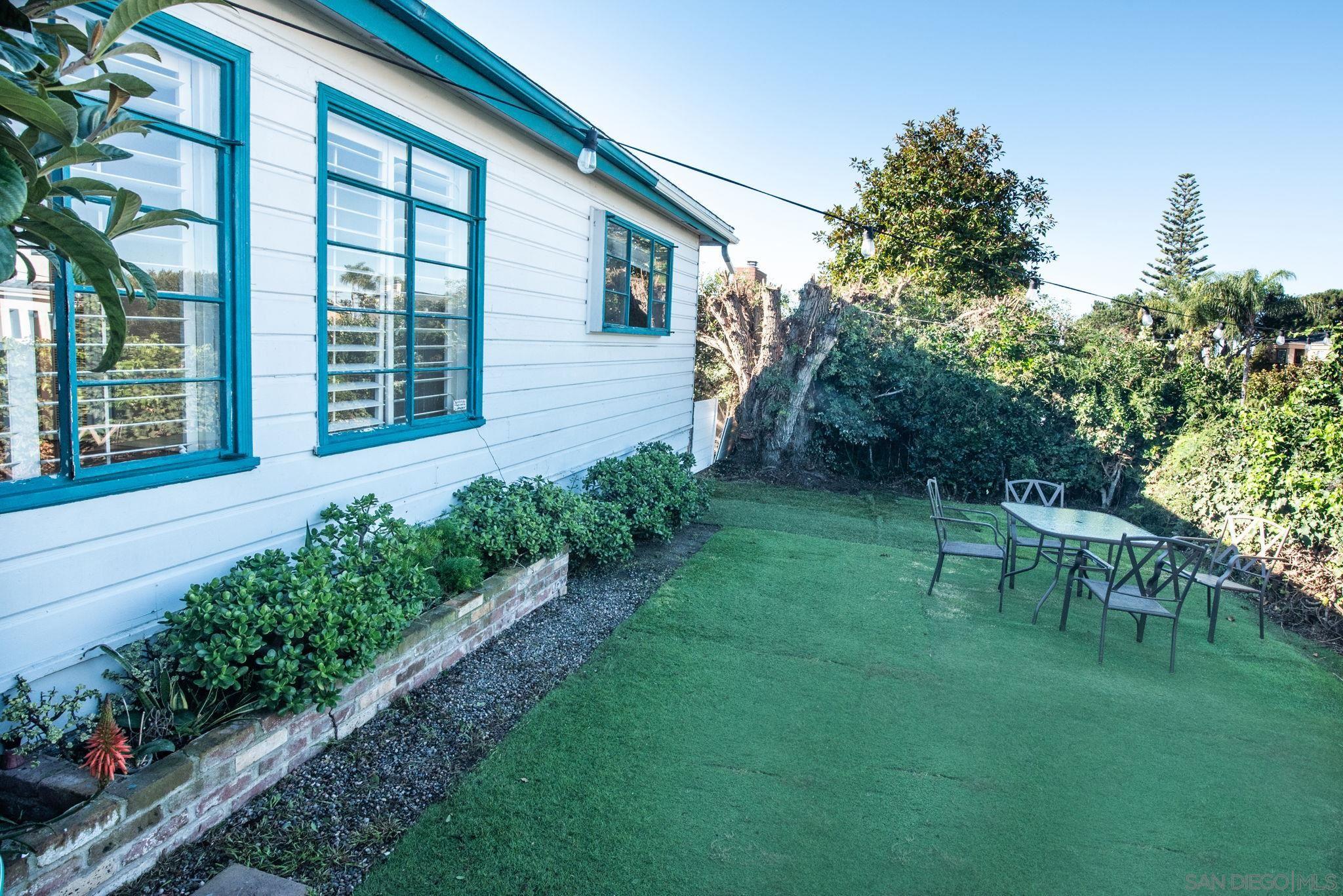 Detail Gallery Image 5 of 30 For 643  Nautilus, La Jolla,  CA 92037 - 3 Beds | 1 Baths