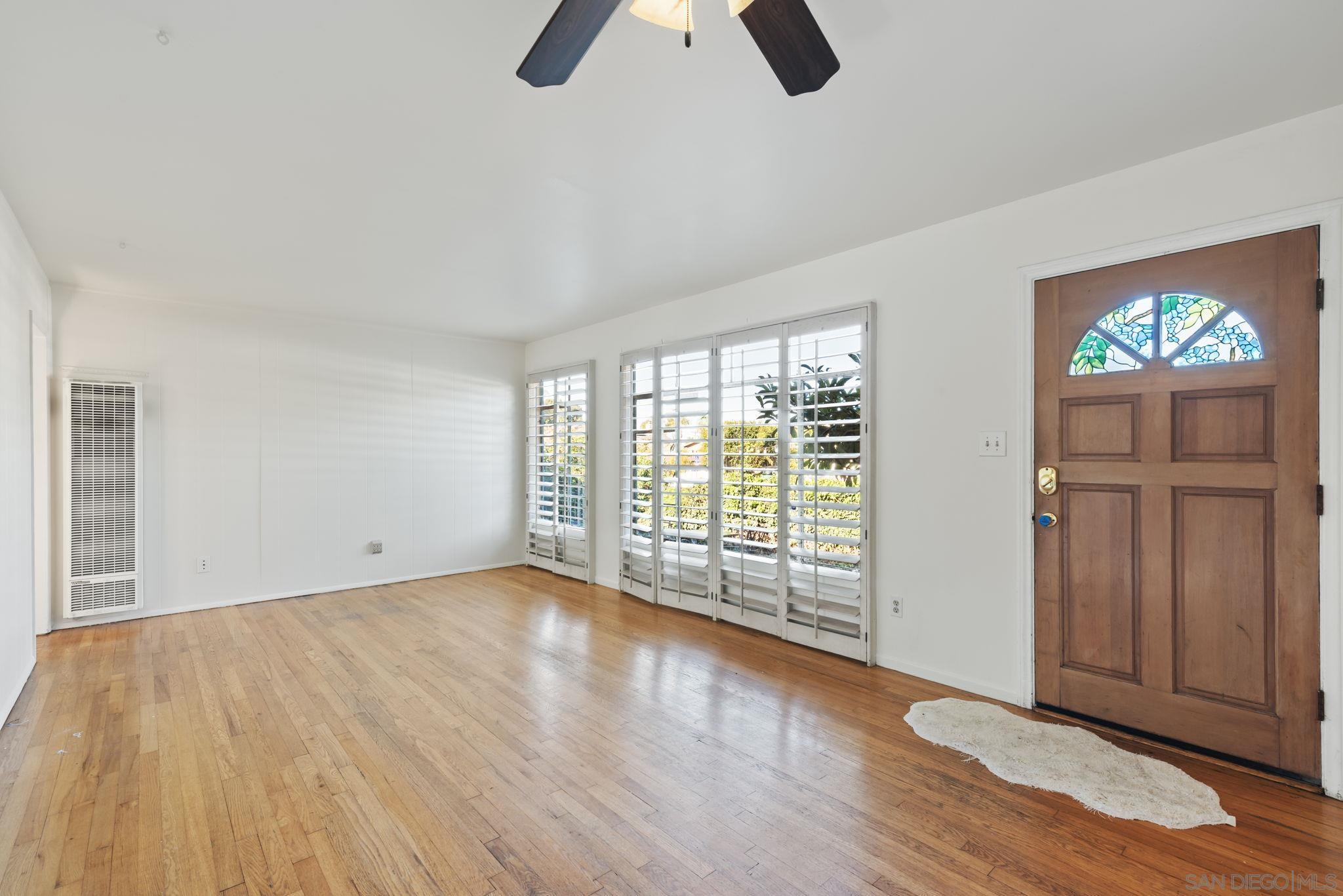 Detail Gallery Image 10 of 30 For 643  Nautilus, La Jolla,  CA 92037 - 3 Beds | 1 Baths