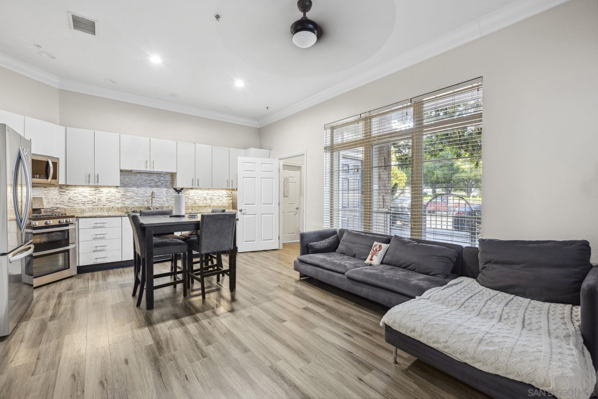 Detail Gallery Image 3 of 27 For 1400  Broadway  #1101,  San Diego,  CA 92101 - 2 Beds | 2 Baths