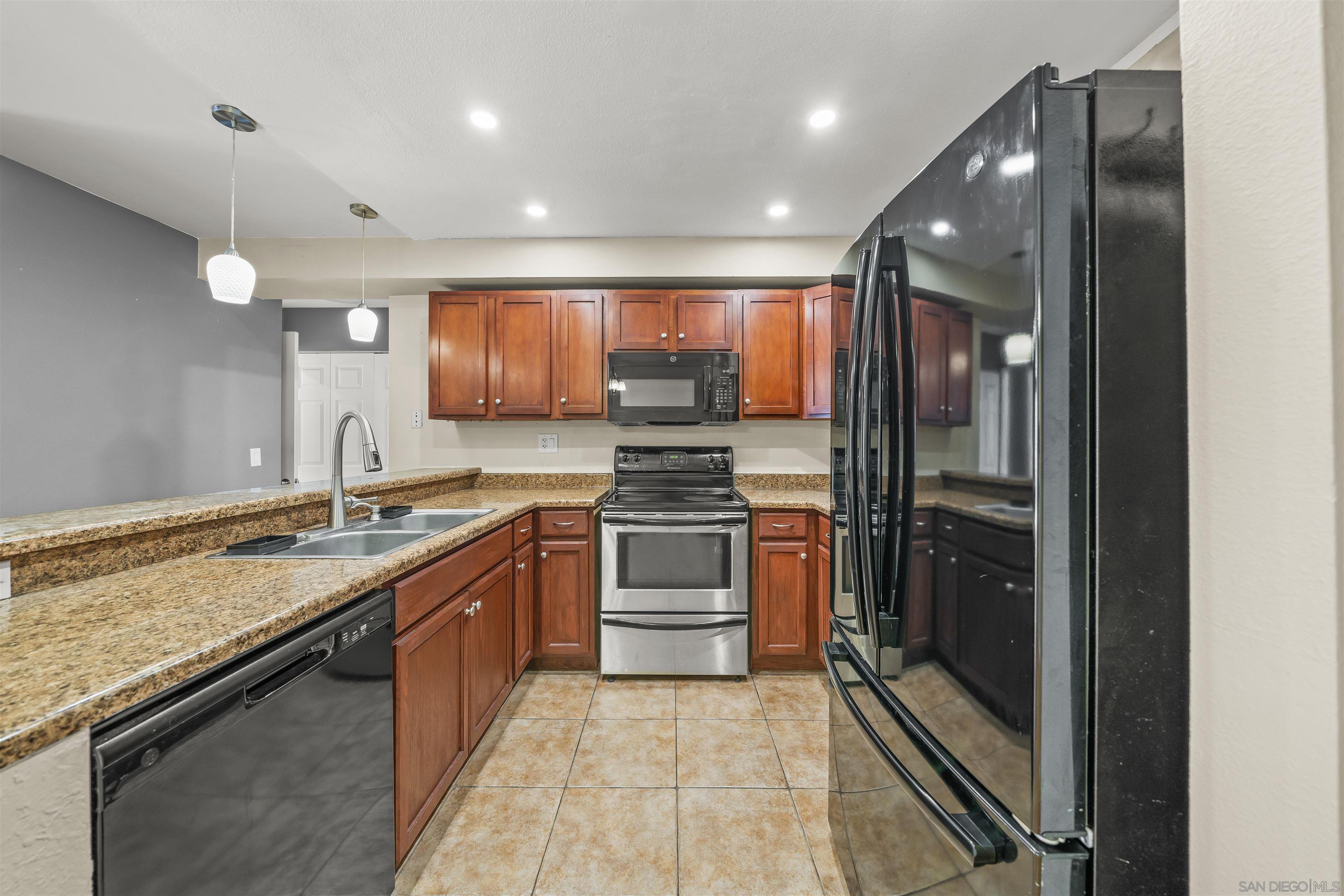 Detail Gallery Image 3 of 31 For 6131  Rancho Mission Rd  #113,  San Diego,  CA 92108 - 1 Beds | 1 Baths