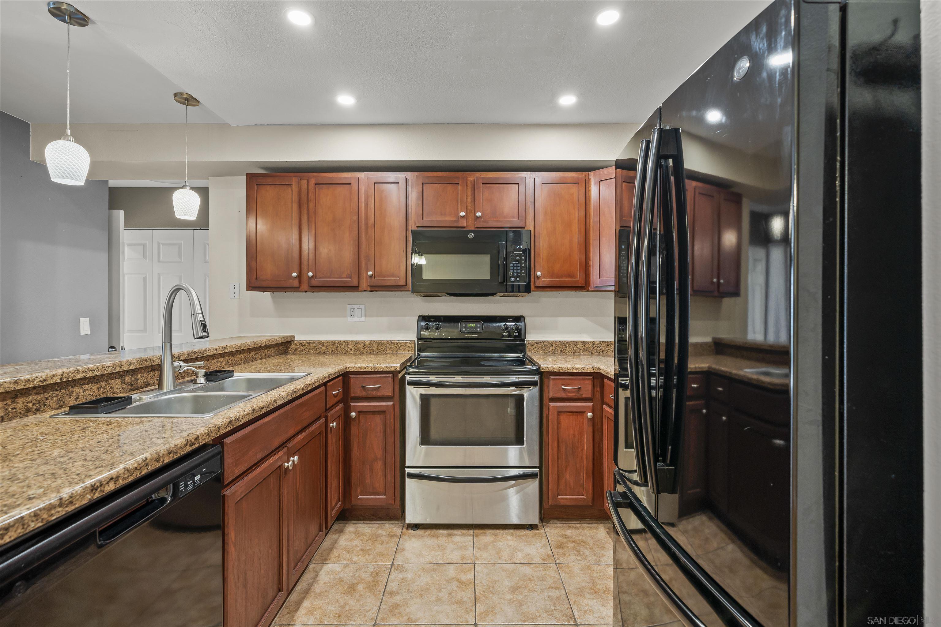 Detail Gallery Image 4 of 31 For 6131  Rancho Mission Rd  #113,  San Diego,  CA 92108 - 1 Beds | 1 Baths