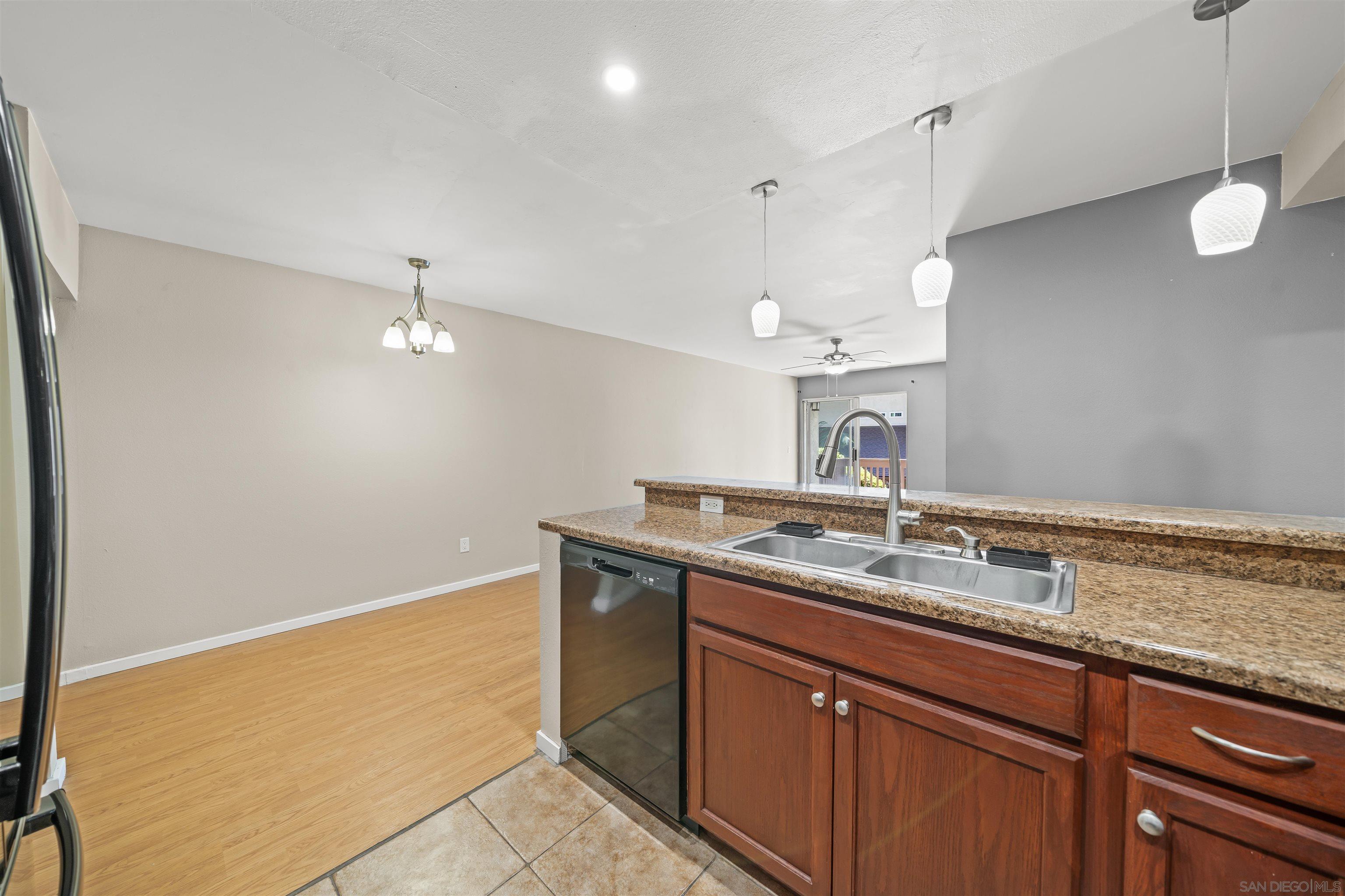 Detail Gallery Image 5 of 31 For 6131  Rancho Mission Rd  #113,  San Diego,  CA 92108 - 1 Beds | 1 Baths