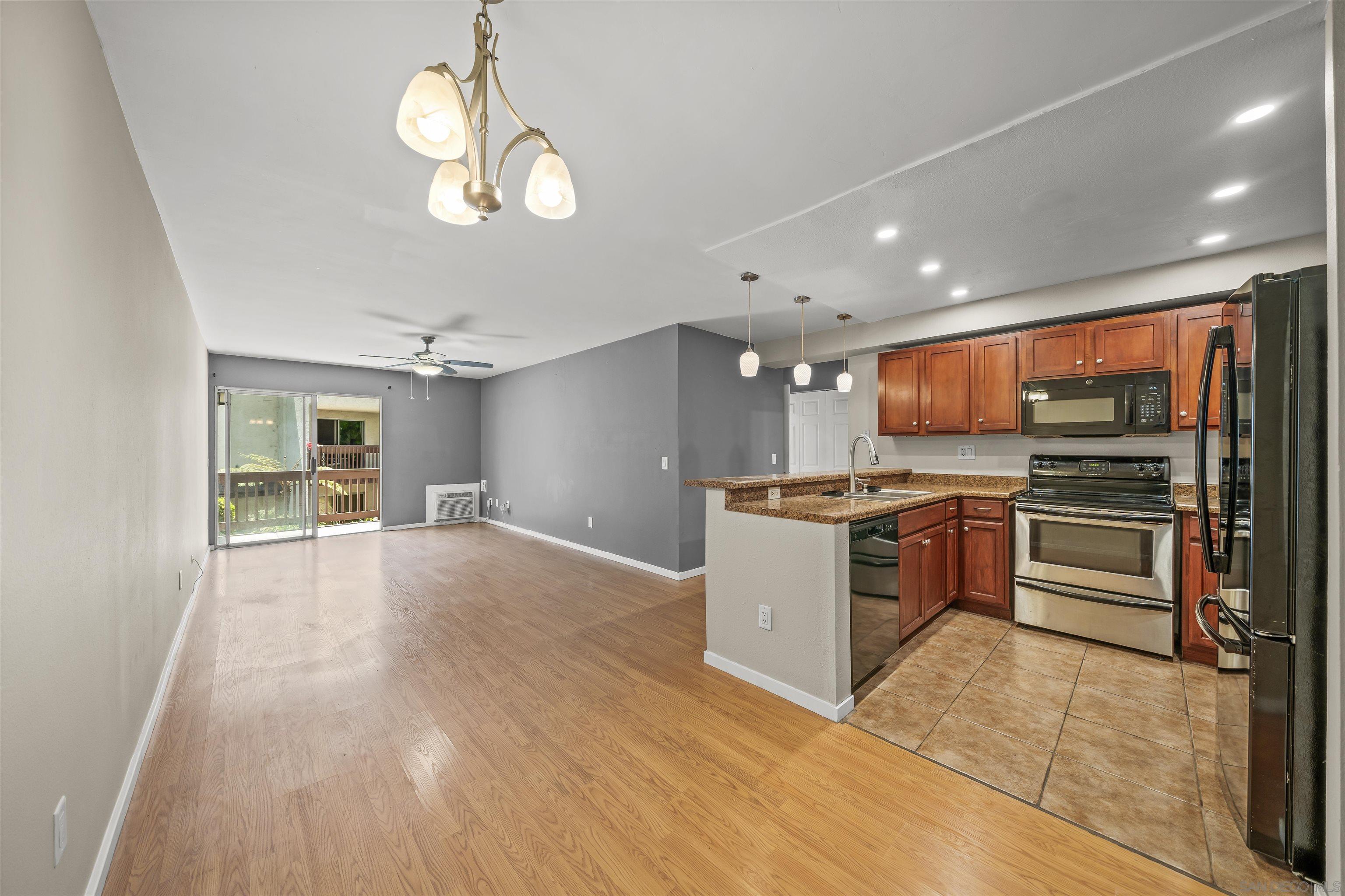 Detail Gallery Image 7 of 31 For 6131  Rancho Mission Rd  #113,  San Diego,  CA 92108 - 1 Beds | 1 Baths