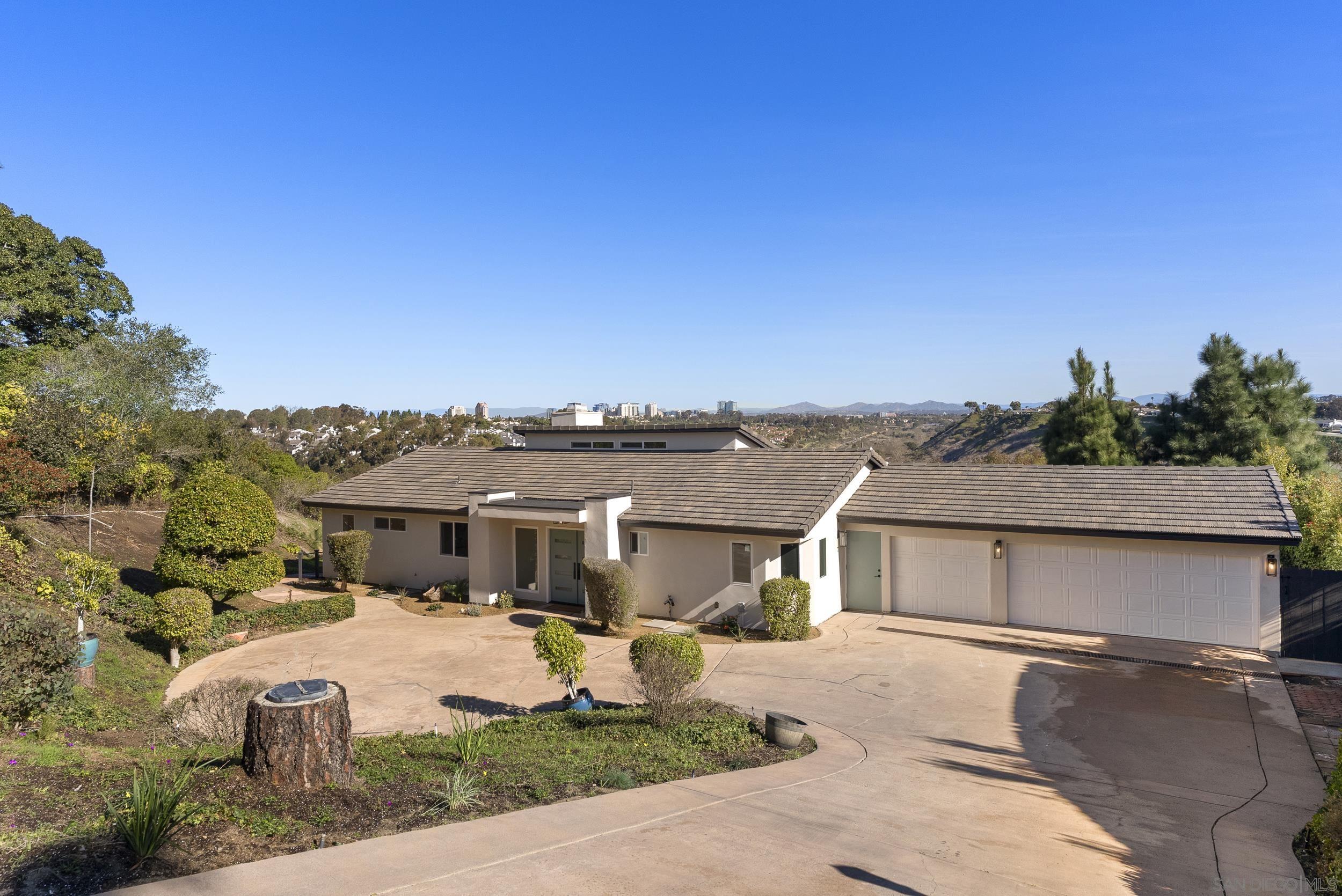 Detail Gallery Image 2 of 70 For 7875  Bellakaren Pl, La Jolla,  CA 92037 - – Beds | – Baths