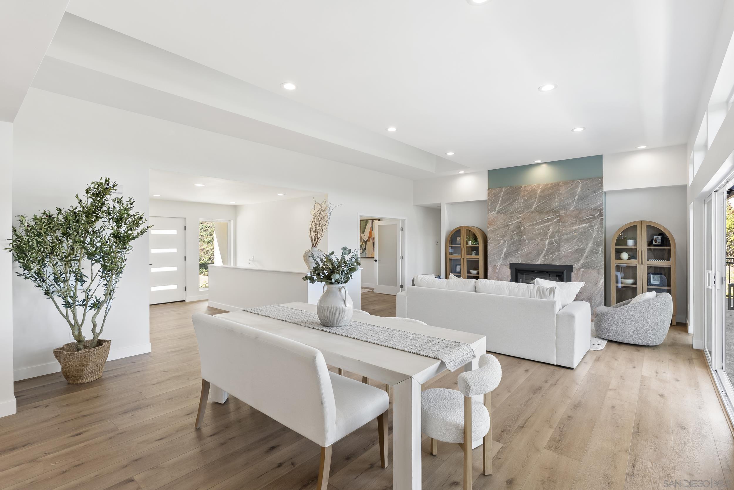 Detail Gallery Image 14 of 70 For 7875  Bellakaren Pl, La Jolla,  CA 92037 - – Beds | – Baths