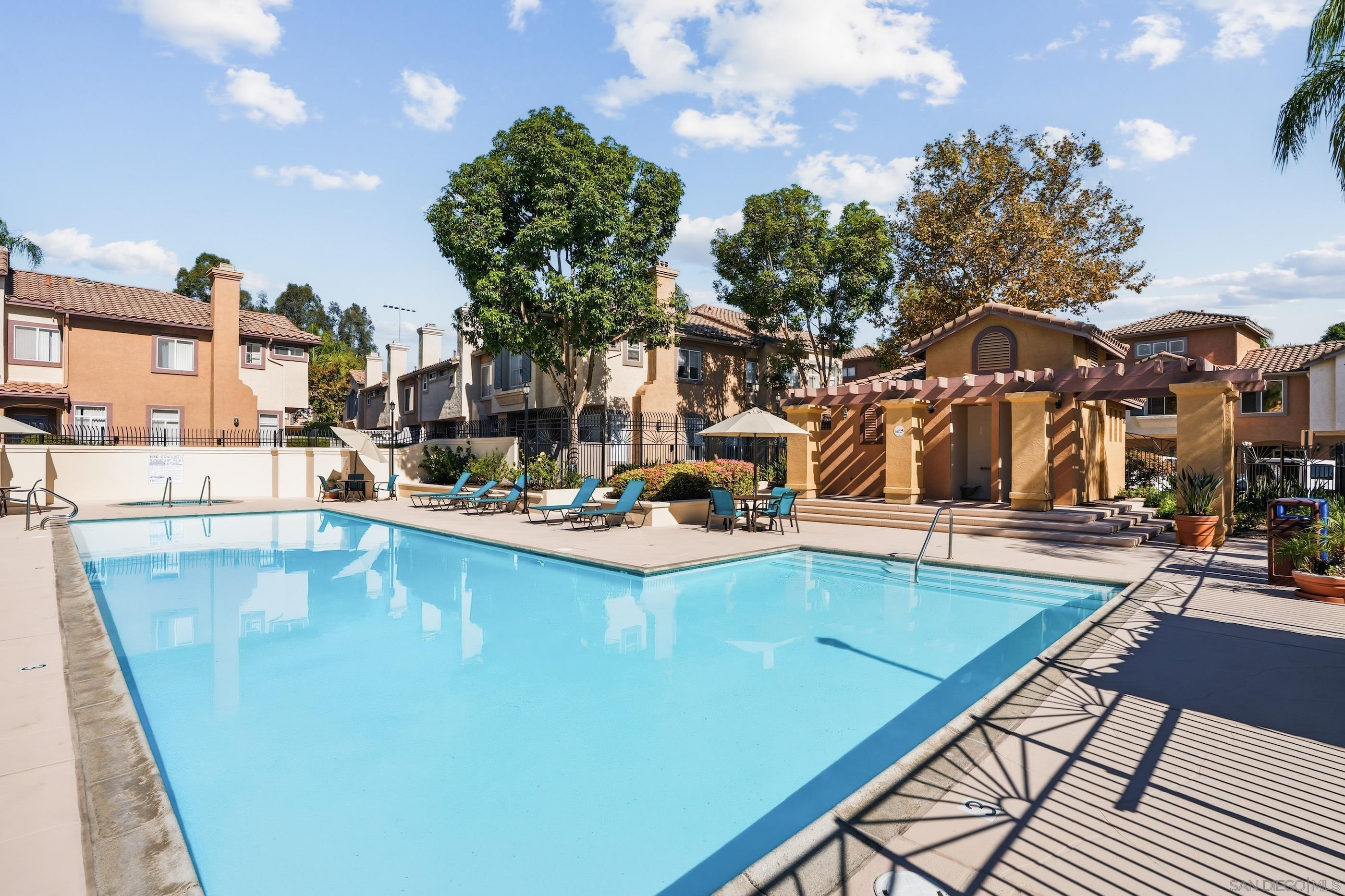 Detail Gallery Image 29 of 30 For 11382  via Rancho San Diego  #UNIT C,  El Cajon,  CA 92019 - 2 Beds | 2/1 Baths