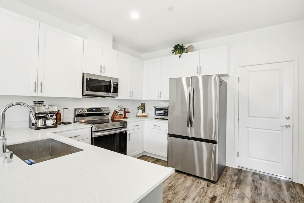 Detail Gallery Image 12 of 39 For 940  Cooper Pl., San Diego,  CA 92102 - 3 Beds | 2/1 Baths