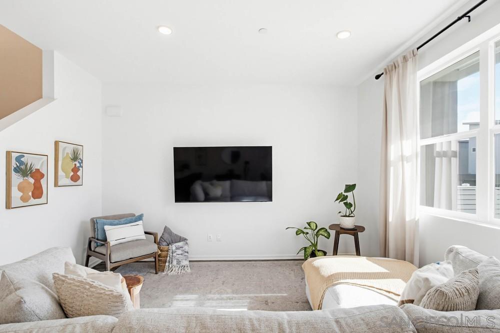 Detail Gallery Image 7 of 39 For 940  Cooper Pl., San Diego,  CA 92102 - 3 Beds | 2/1 Baths