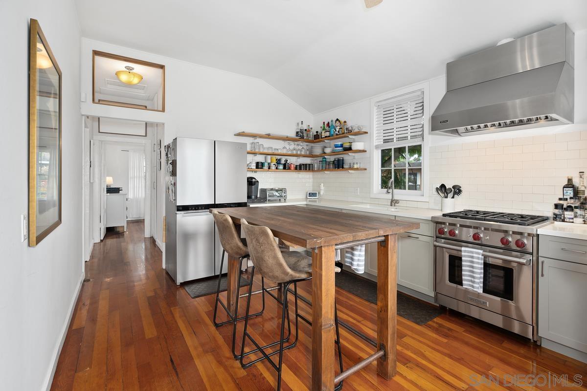 Detail Gallery Image 10 of 23 For Rios, Solana Beach,  CA 92075 - 2 Beds | 1 Baths