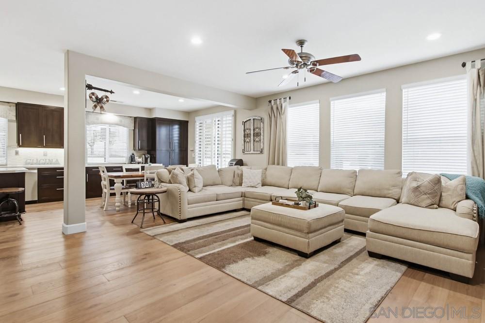 Detail Gallery Image 11 of 42 For 10435  Westward Ct, San Diego,  CA 92131 - 5 Beds | 3 Baths