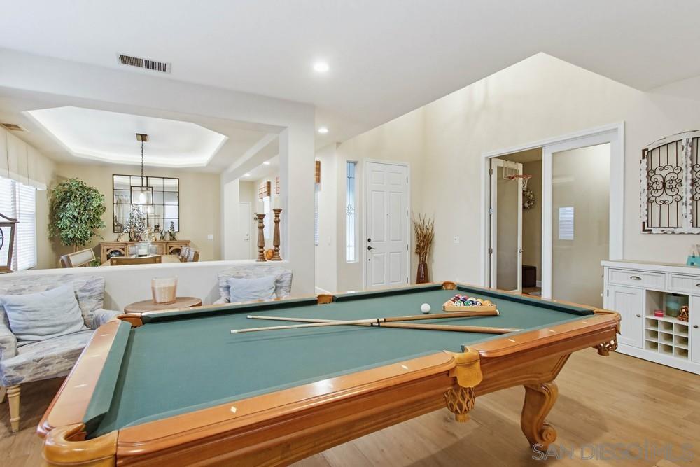 Detail Gallery Image 14 of 42 For 10435  Westward Ct, San Diego,  CA 92131 - 5 Beds | 3 Baths