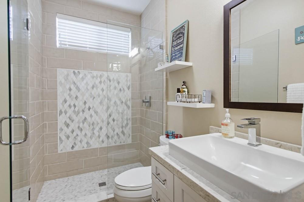 Detail Gallery Image 17 of 42 For 10435  Westward Ct, San Diego,  CA 92131 - 5 Beds | 3 Baths