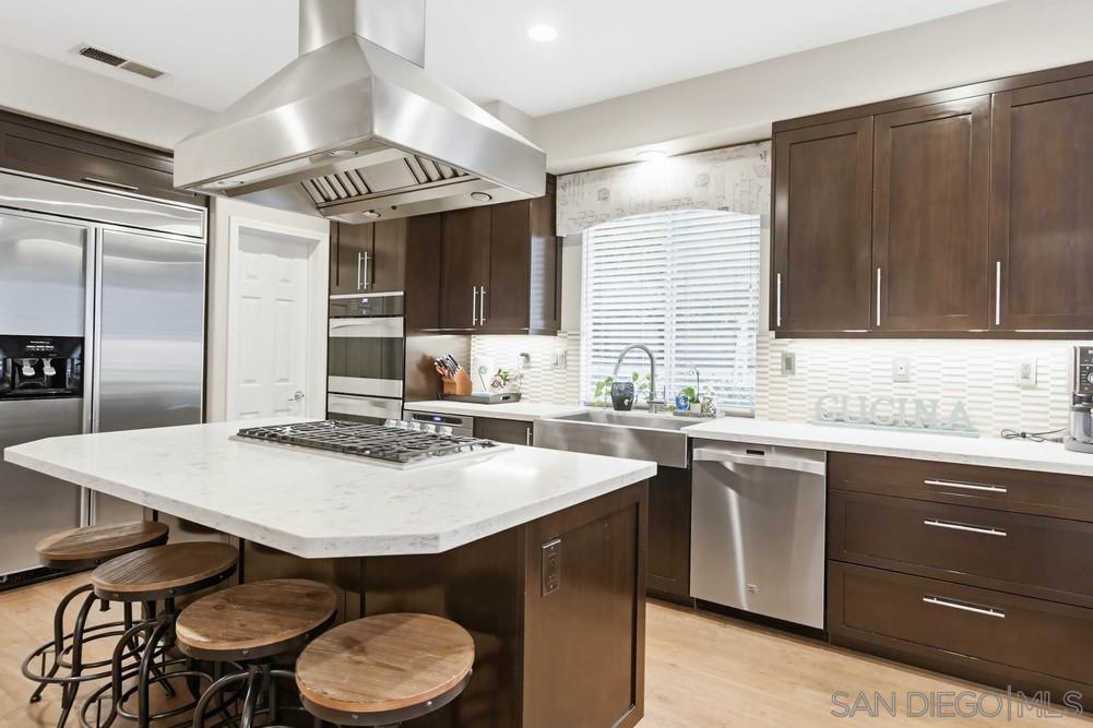 Detail Gallery Image 4 of 42 For 10435  Westward Ct, San Diego,  CA 92131 - 5 Beds | 3 Baths