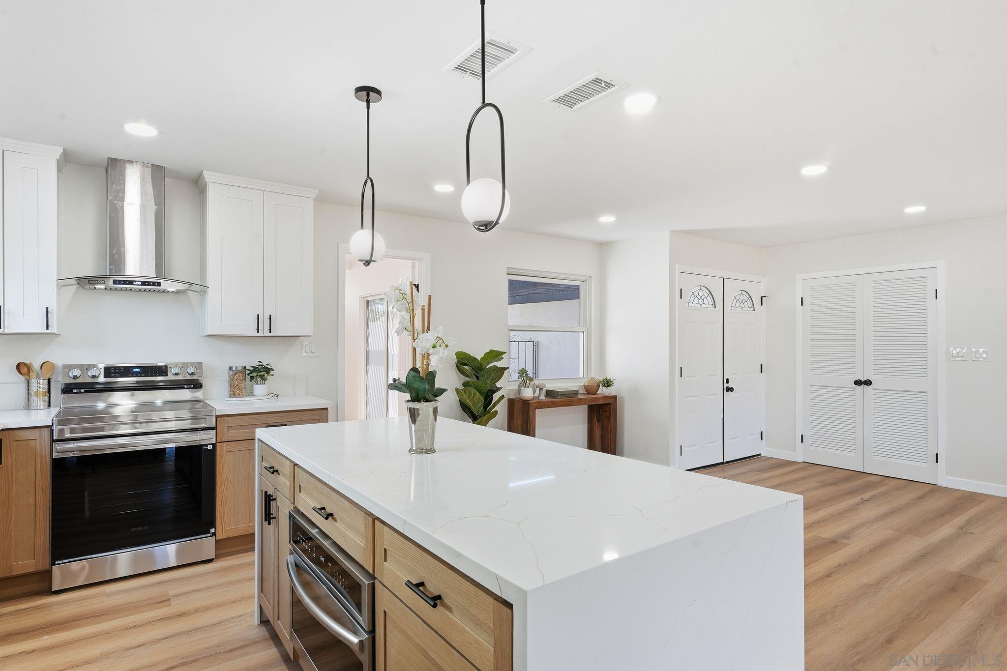 Detail Gallery Image 10 of 31 For 7388  Turnford Dr, San Diego,  CA 92119 - 4 Beds | 2 Baths