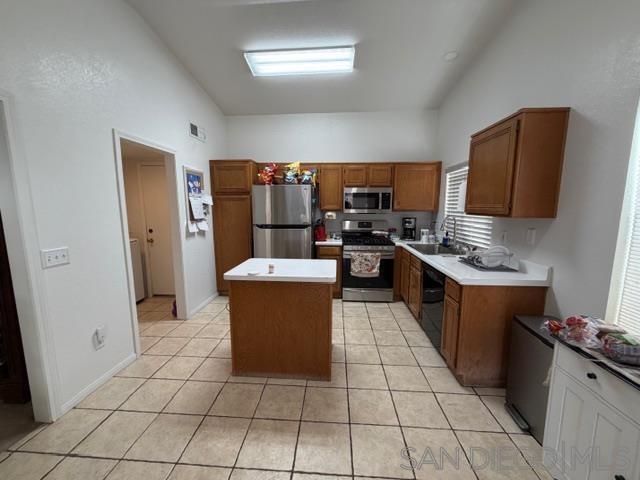 Detail Gallery Image 13 of 19 For 678  Mesquite, Imperial,  CA 92251 - 4 Beds | 2 Baths