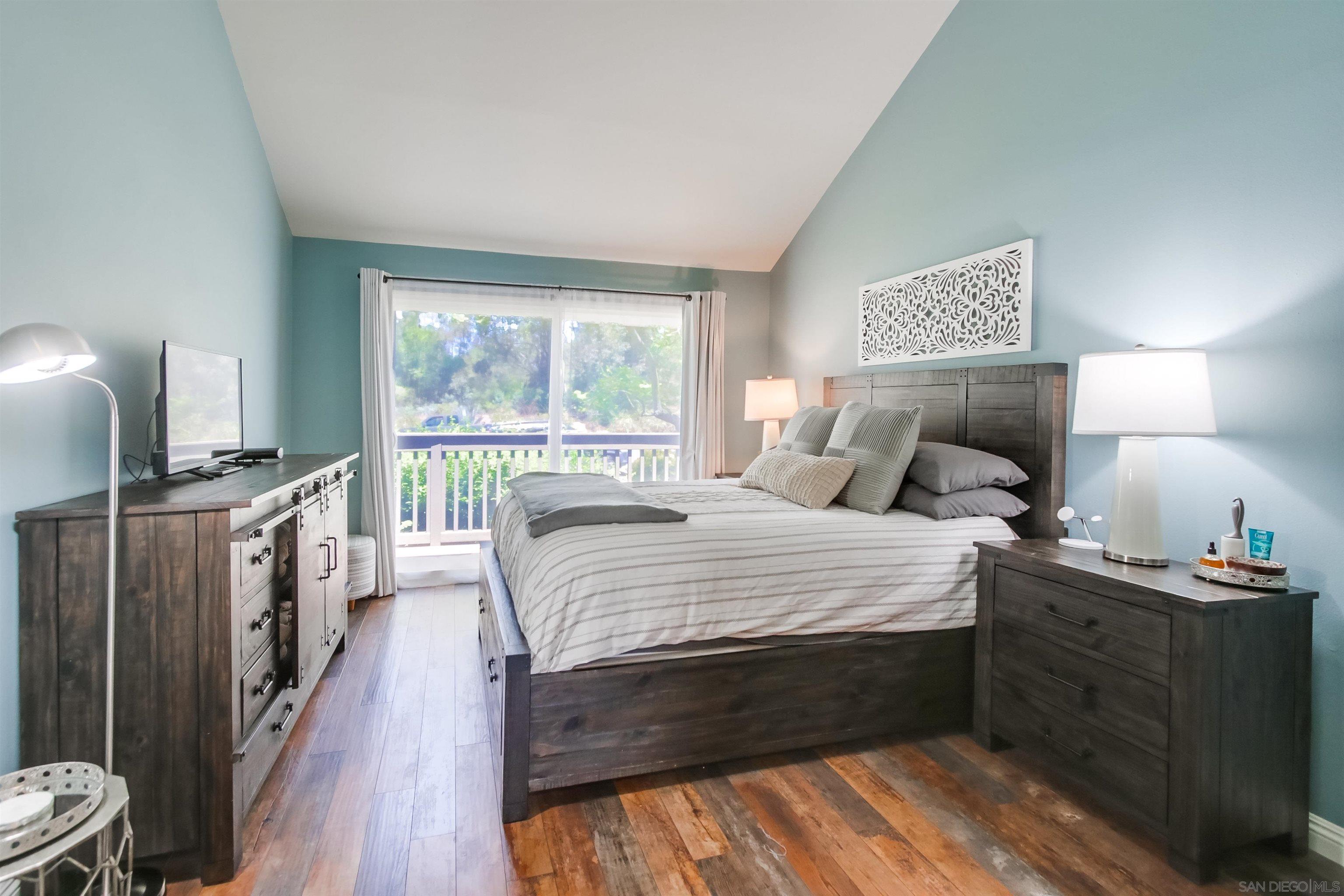 Detail Gallery Image 18 of 32 For 10374  Caminito Banyon, San Diego,  CA 92131 - 2 Beds | 2 Baths