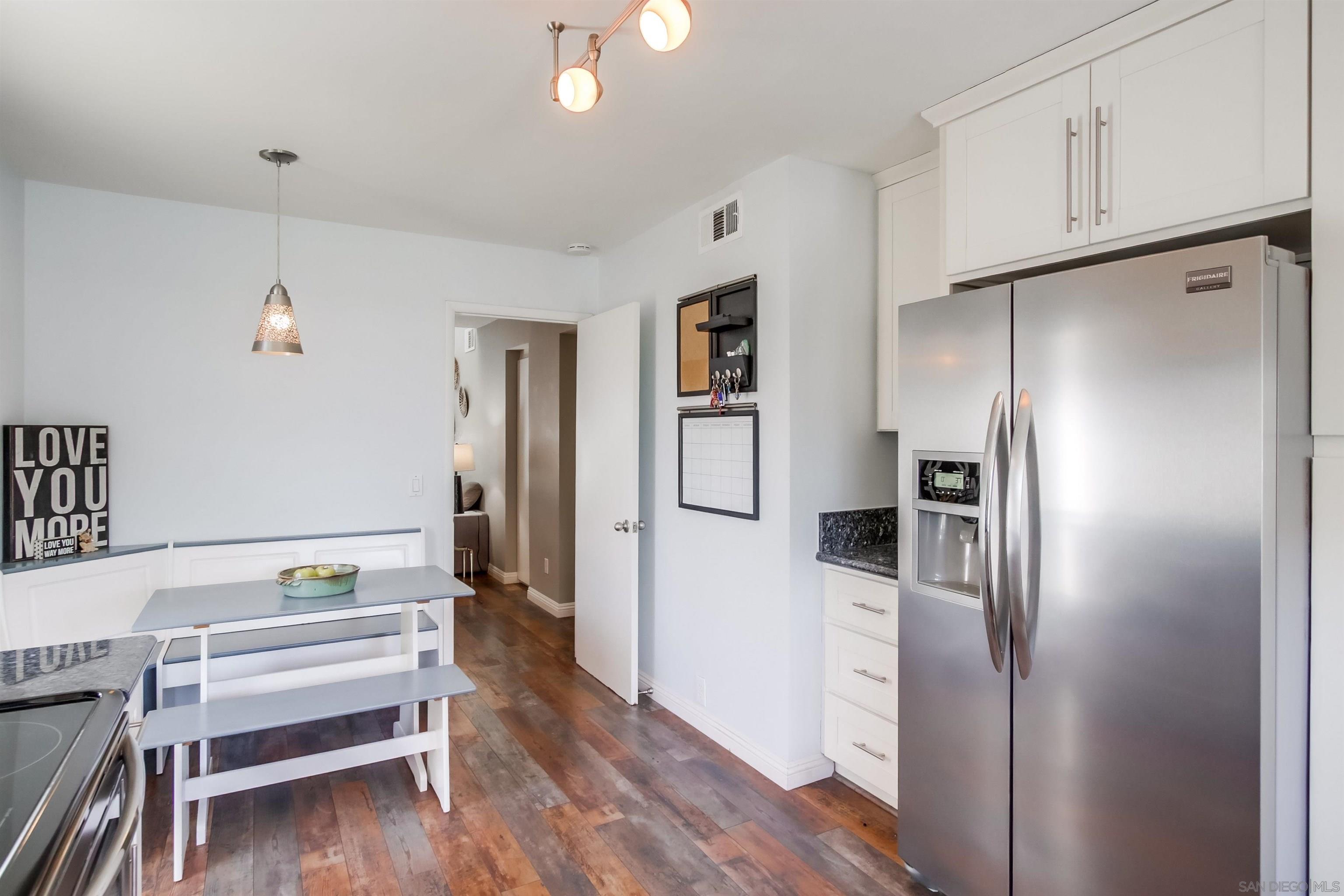 Detail Gallery Image 5 of 32 For 10374  Caminito Banyon, San Diego,  CA 92131 - 2 Beds | 2 Baths