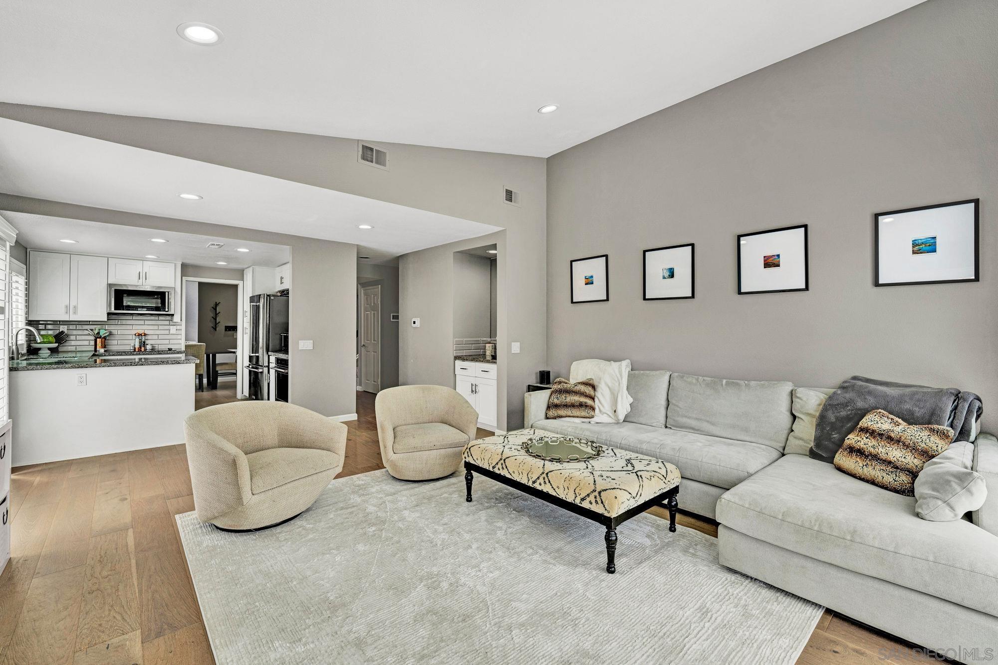 Detail Gallery Image 16 of 34 For 3425  Overpark Rd, San Diego,  CA 92130 - 3 Beds | 2/1 Baths