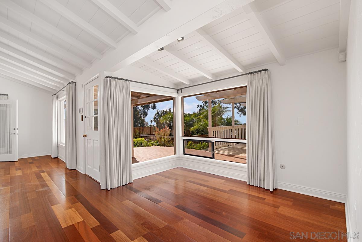 Detail Gallery Image 9 of 42 For 573  Amphitheatre Dr, Del Mar,  CA 92014 - 4 Beds | 3 Baths