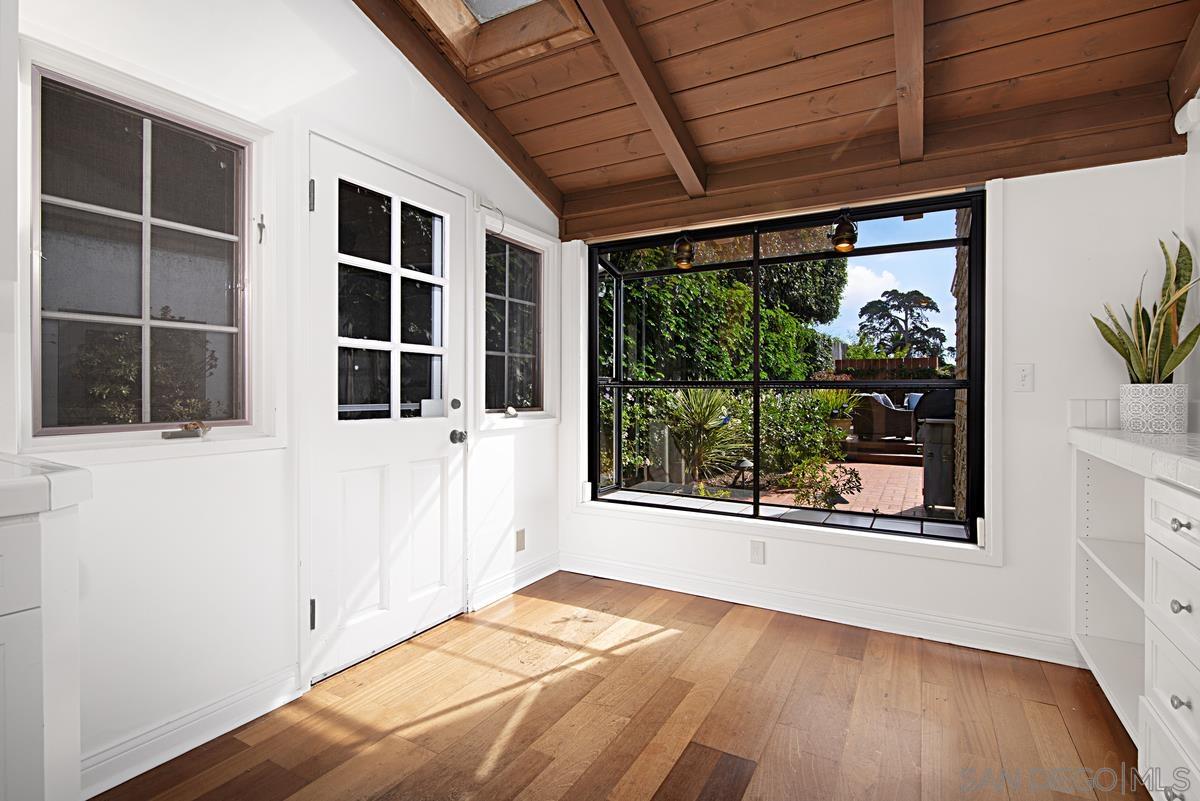 Detail Gallery Image 13 of 42 For 573  Amphitheatre Dr, Del Mar,  CA 92014 - 4 Beds | 3 Baths