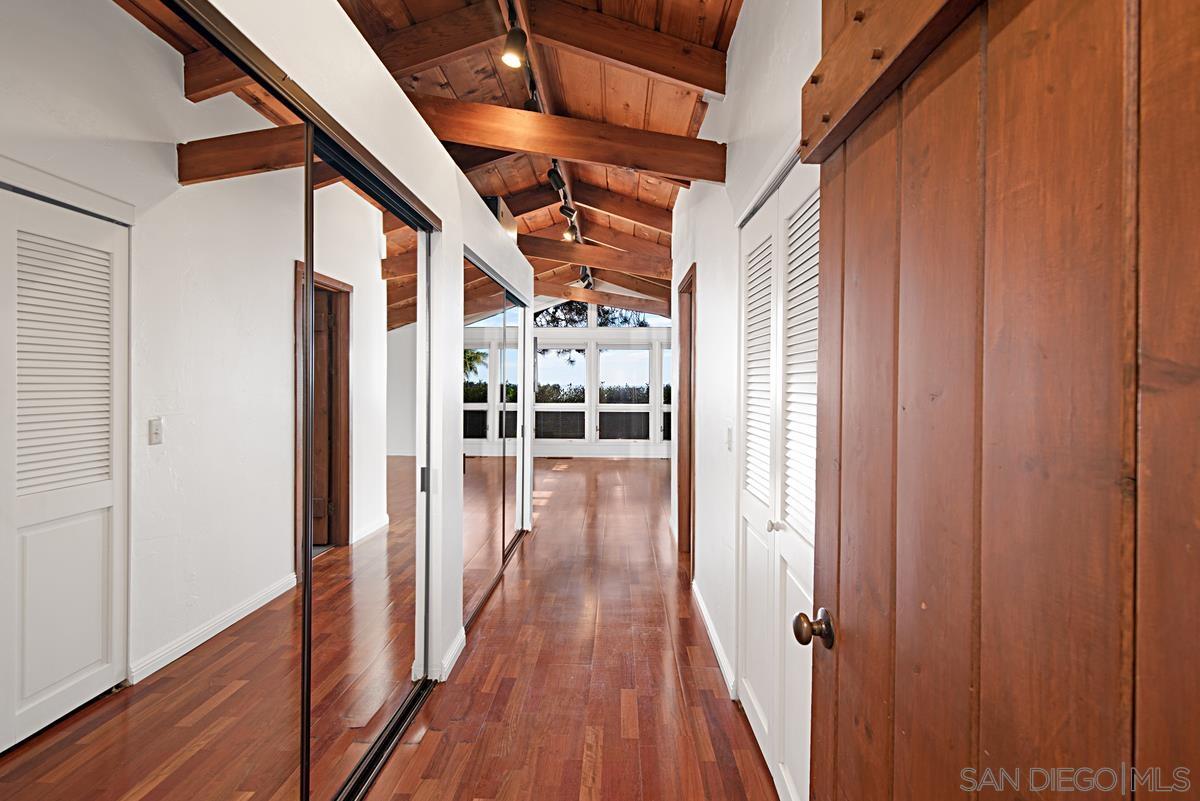 Detail Gallery Image 16 of 42 For 573  Amphitheatre Dr, Del Mar,  CA 92014 - 4 Beds | 3 Baths