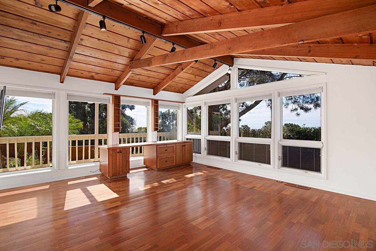 Detail Gallery Image 18 of 42 For 573  Amphitheatre Dr, Del Mar,  CA 92014 - 4 Beds | 3 Baths