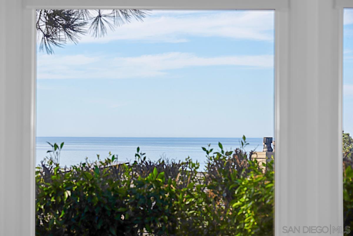 Detail Gallery Image 20 of 42 For 573  Amphitheatre Dr, Del Mar,  CA 92014 - 4 Beds | 3 Baths