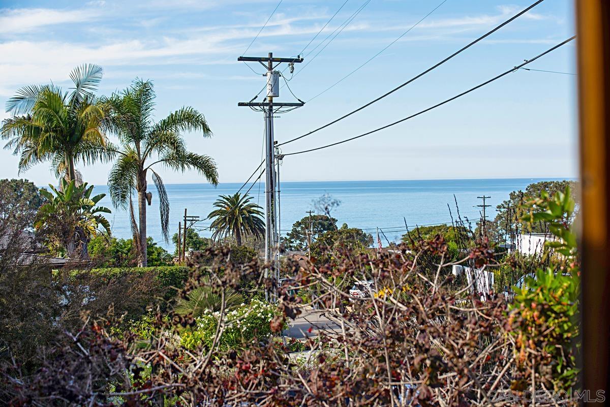 Detail Gallery Image 28 of 42 For 573  Amphitheatre Dr, Del Mar,  CA 92014 - 4 Beds | 3 Baths