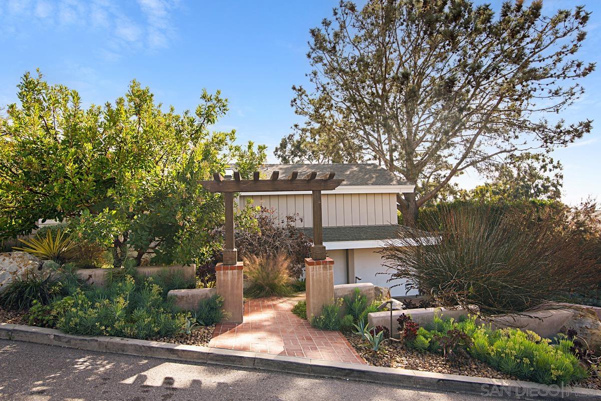 Detail Gallery Image 3 of 42 For 573  Amphitheatre Dr, Del Mar,  CA 92014 - 4 Beds | 3 Baths