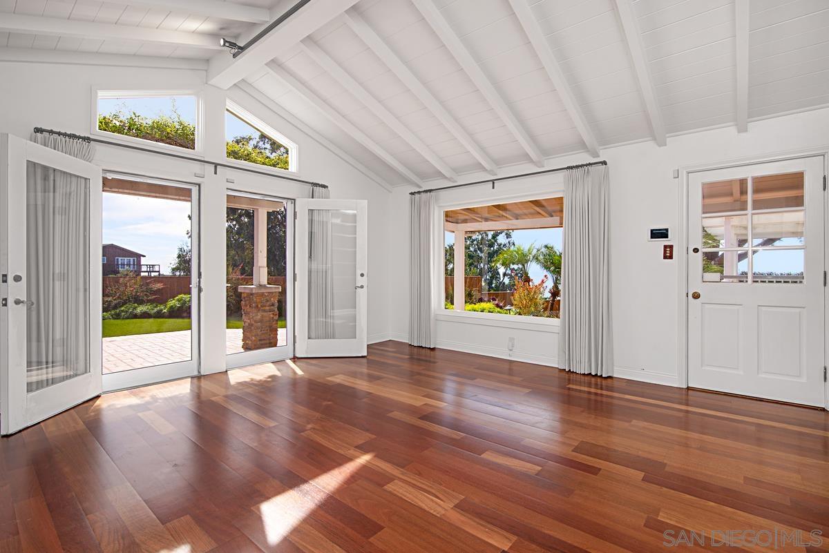 Detail Gallery Image 7 of 42 For 573  Amphitheatre Dr, Del Mar,  CA 92014 - 4 Beds | 3 Baths