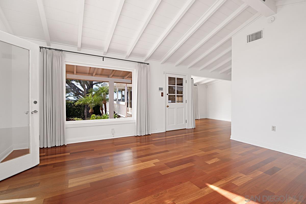 Detail Gallery Image 8 of 42 For 573  Amphitheatre Dr, Del Mar,  CA 92014 - 4 Beds | 3 Baths