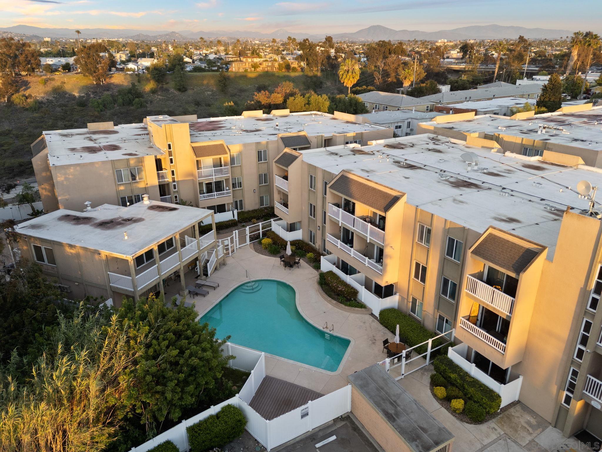 Detail Gallery Image 2 of 26 For 3030  Suncrest Dr  104, San Diego,  CA 92116 - 1 Beds | 1 Baths