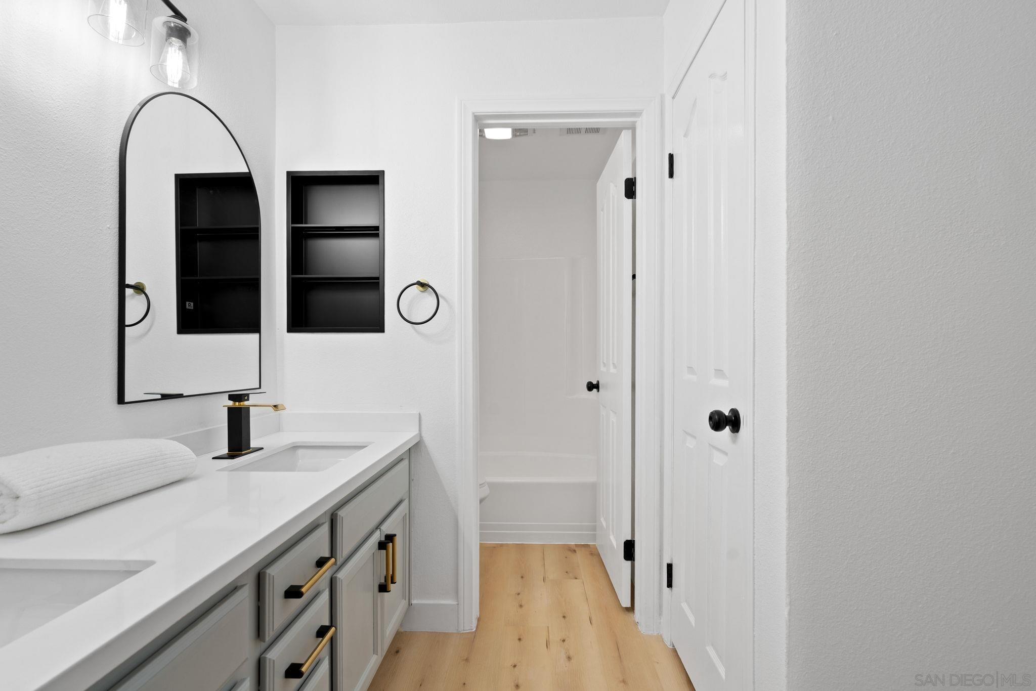 Detail Gallery Image 15 of 26 For 3030  Suncrest Dr  104, San Diego,  CA 92116 - 1 Beds | 1 Baths